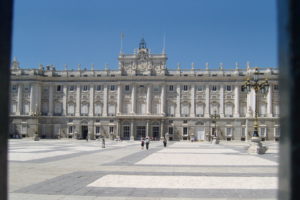 Expenses, breaks and schedules: Moncloa* embarks upon regulating work at home - post WOW